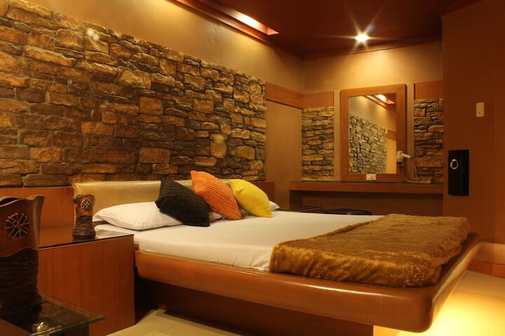 Room 8 of 21