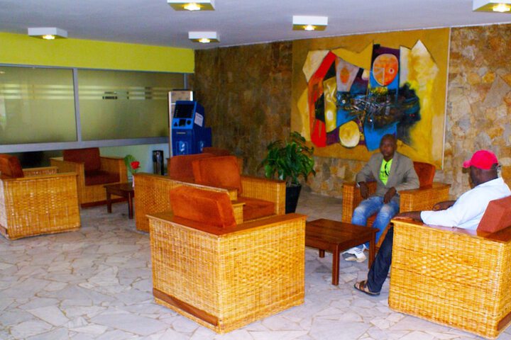 Entrance & Lobby