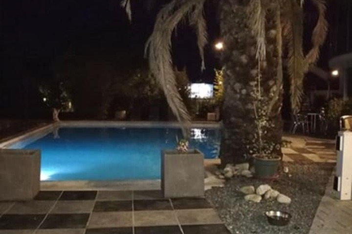 Hotel Pool