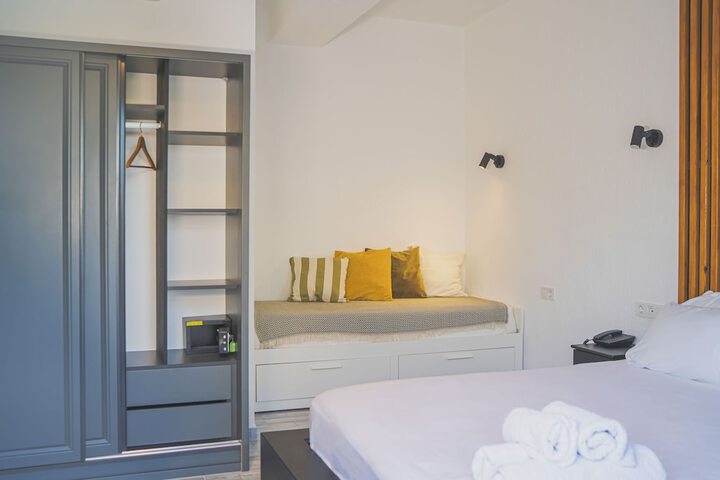 Room 12 of 47