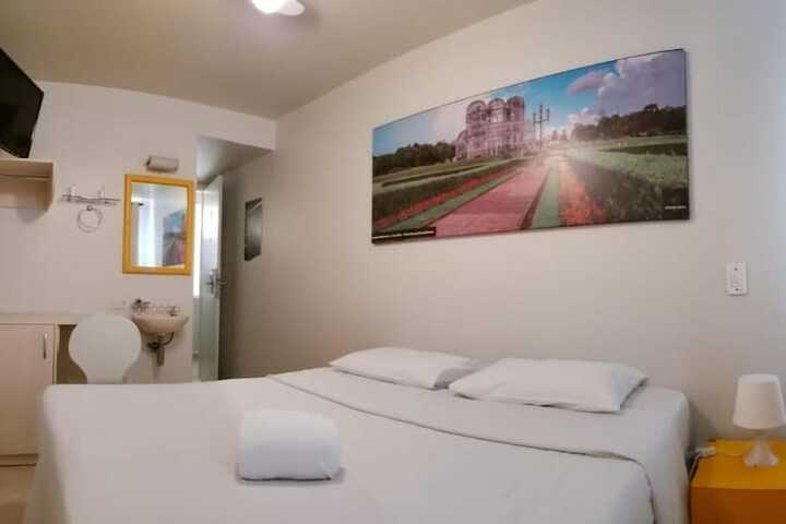 Room 7 of 48