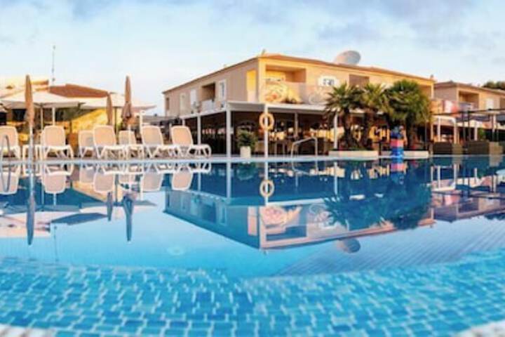 Pool Hotel