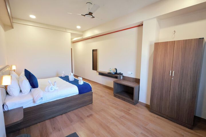 Room 2 of 12