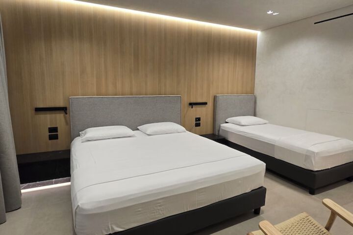 Room 26 of 91