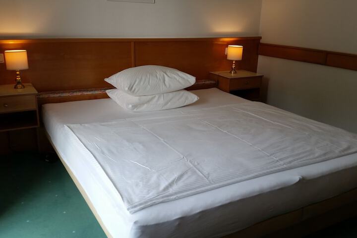 Room 5 of 39
