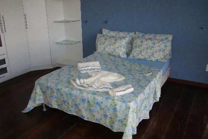 Room 2 of 13