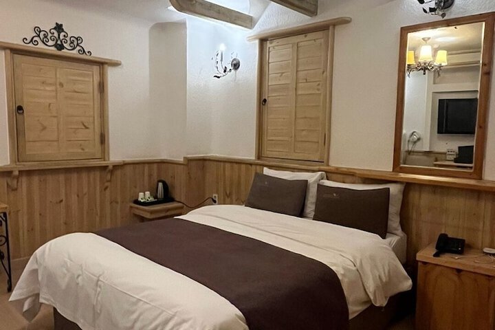 Room 33 of 111