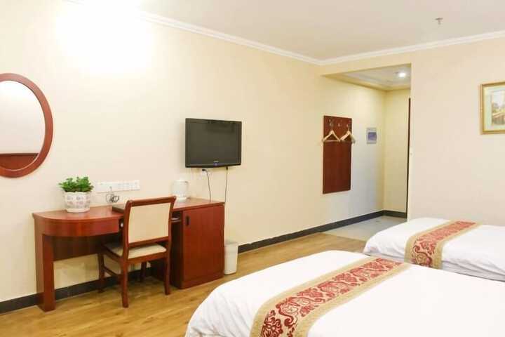Room 16 of 72