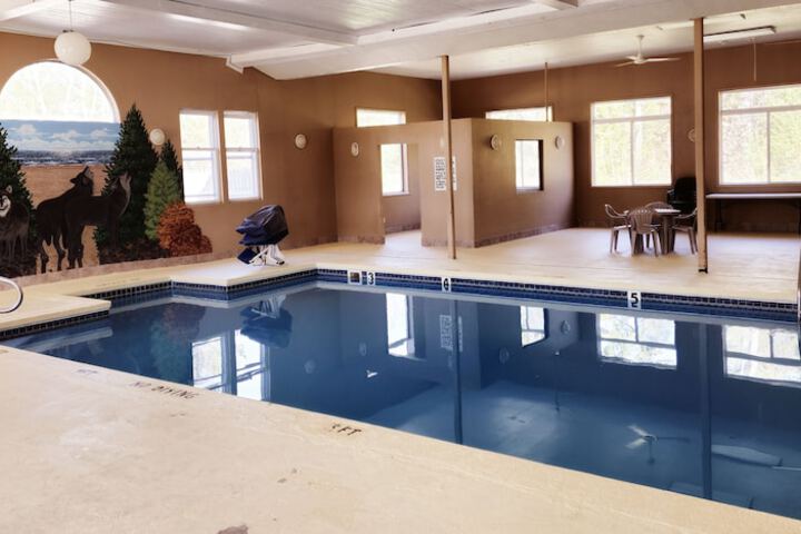 Pool 60 of 120