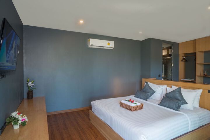 Room 5 of 60