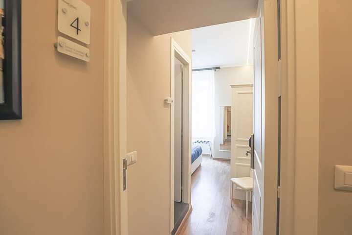 Room 15 of 33