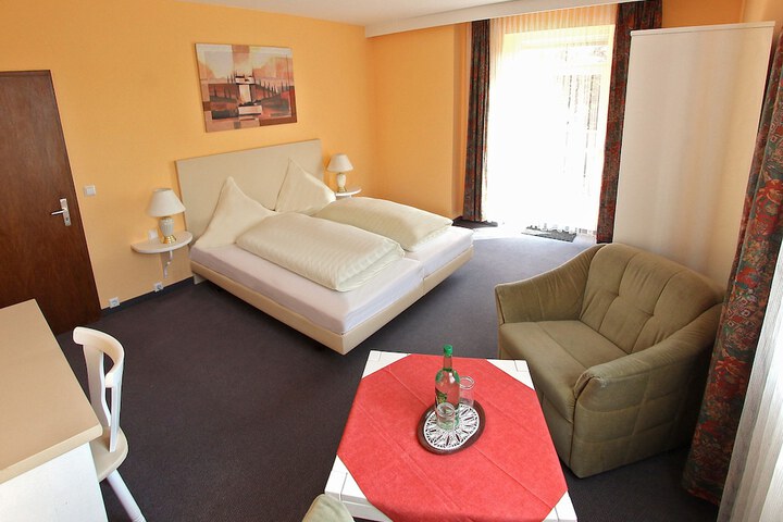 Room 7 of 38