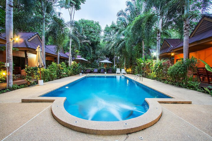 Hotel Pool