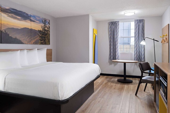 1 King Bed Studio Efficiency Suite (13 of 19)