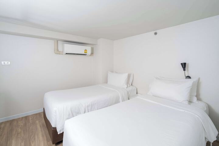 Room 45 of 131