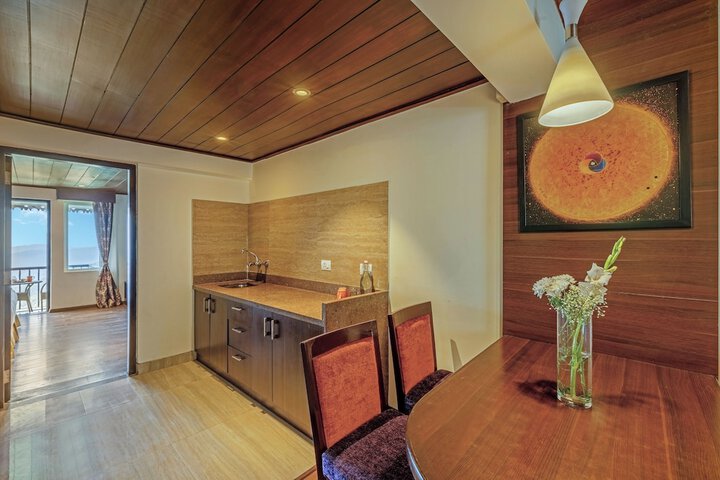 Room 32 of 131