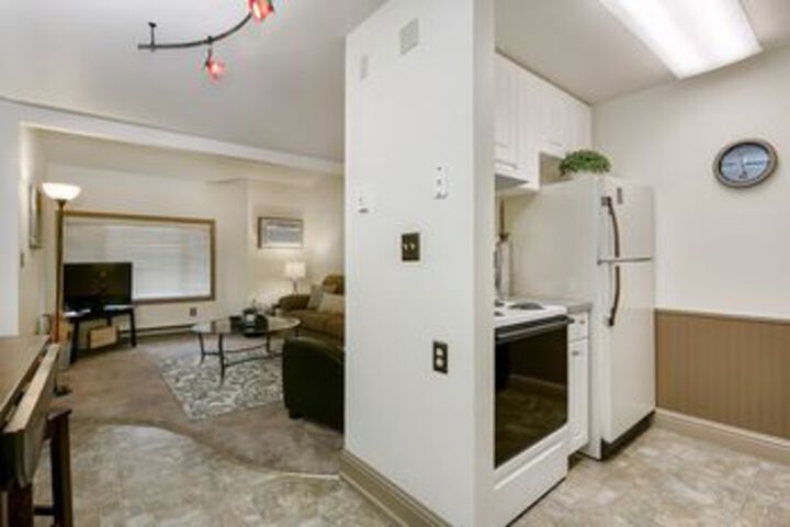 Room 10 of 94