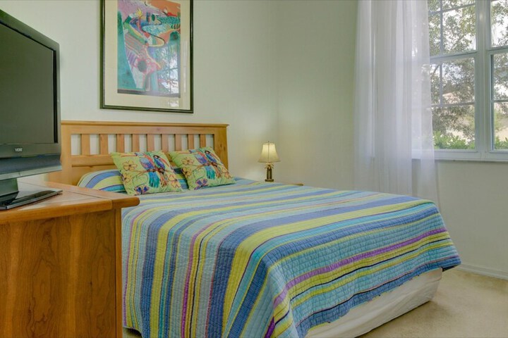 Room 8 of 17