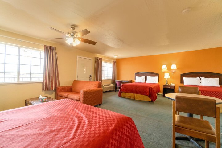 Room 11 of 76