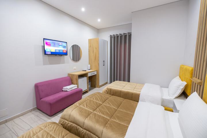 Room 34 of 62