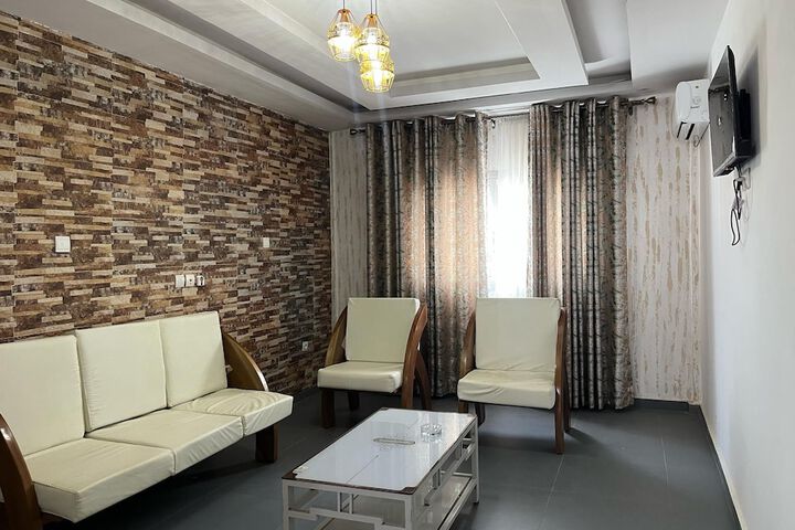 Room 3 of 15