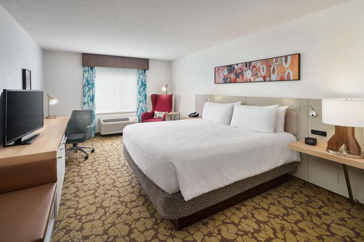 2 Queen Beds (5 of 10)