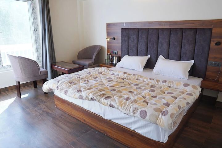 Room 3 of 10
