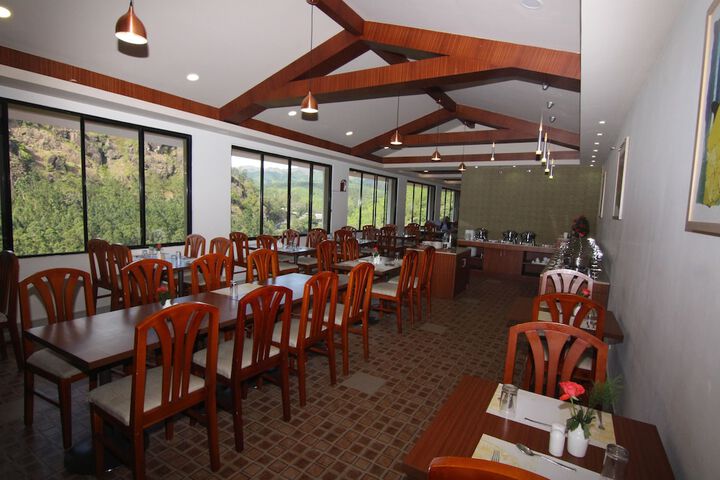 Dining Photos