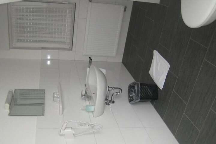 Room 14 of 50