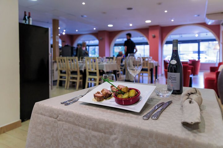 Dining 13 of 14