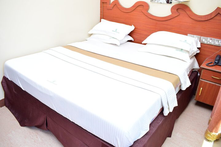 Room 8 of 13