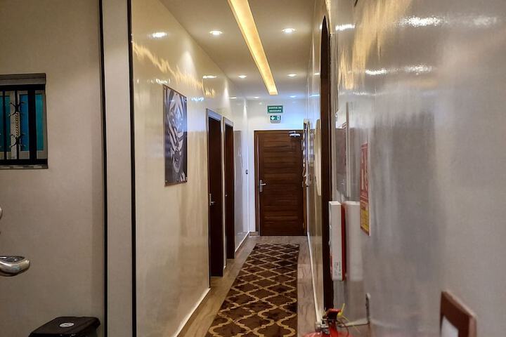 Room 9 of 29