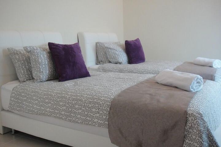 Room 8 of 24