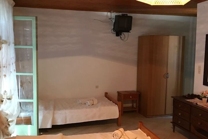 Room 12 of 42