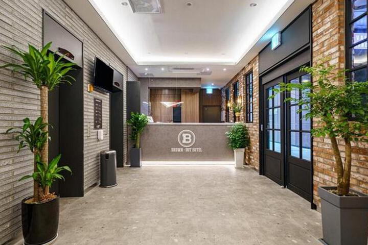 Brown Dot Suwon Guun Branch