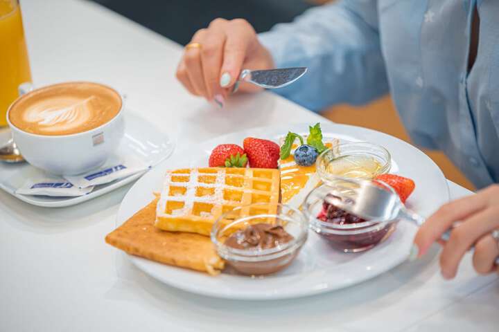 Breakfast/Coffee Service 45 of 108