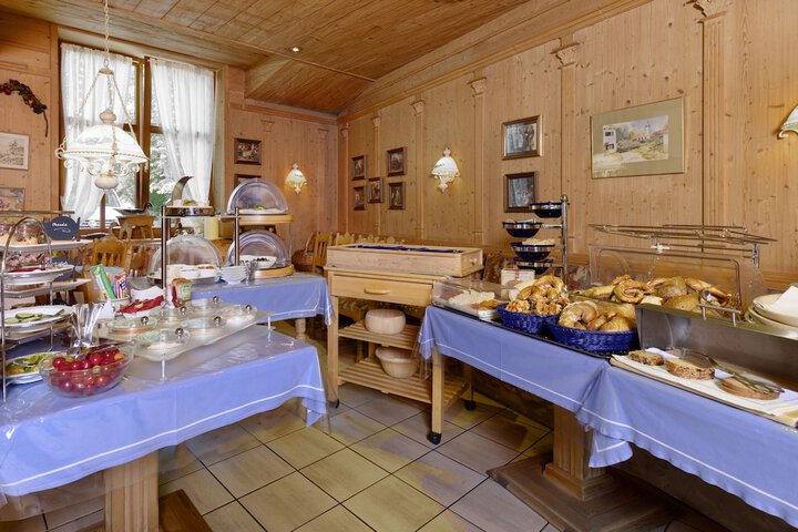 Breakfast/Coffee Service 33 of 67