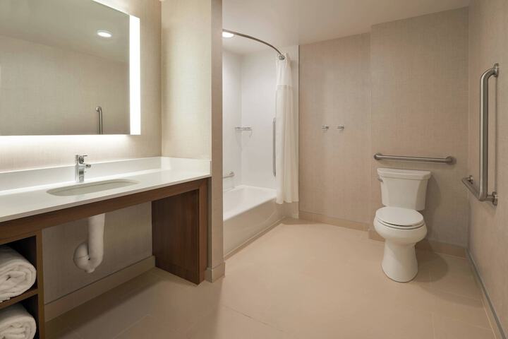 Room 12 of 24