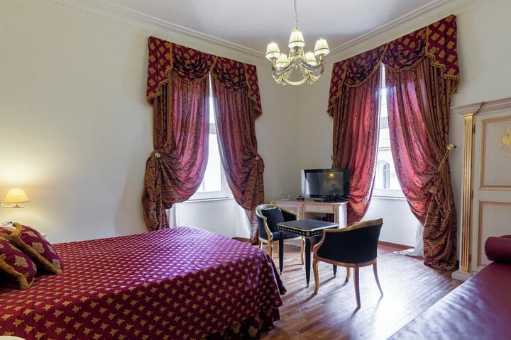 Room 90 of 208