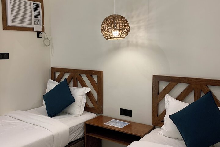 Room 13 of 30