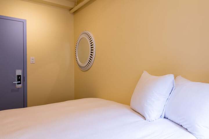 Room 6 of 59