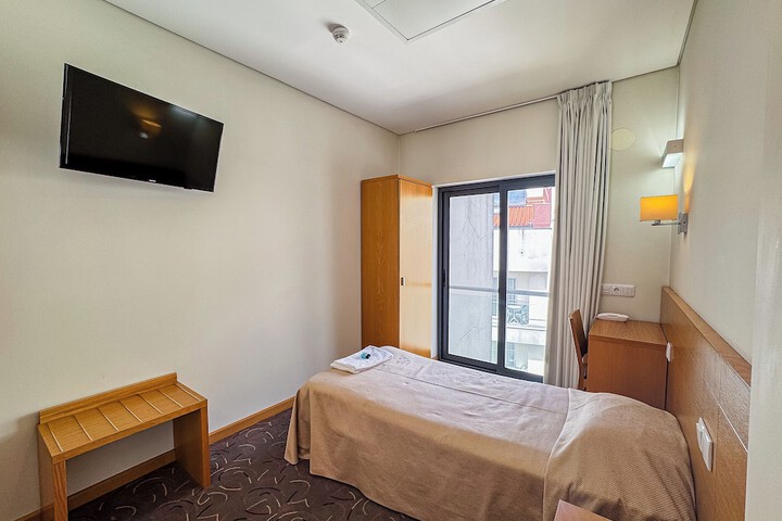 Room 16 of 57