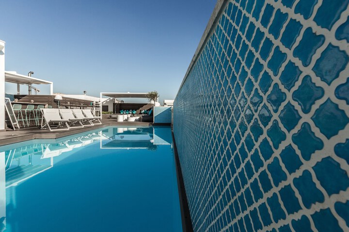 Pool 44 of 72