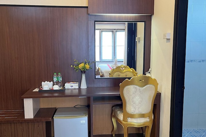 Room 44 of 73
