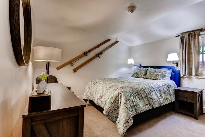 Room 16 of 48