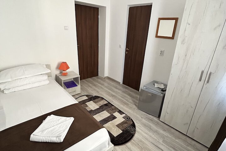 Room 13 of 39