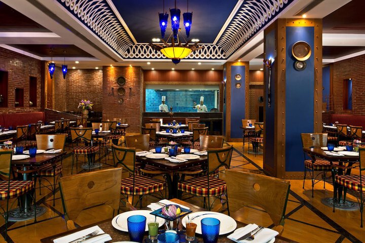 Dining 40 of 65