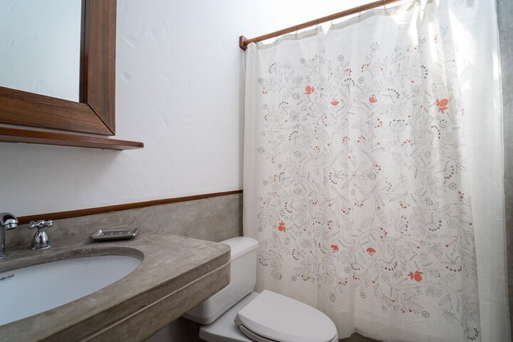 Room 10 of 20
