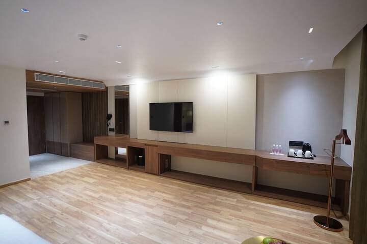 Room 18 of 38