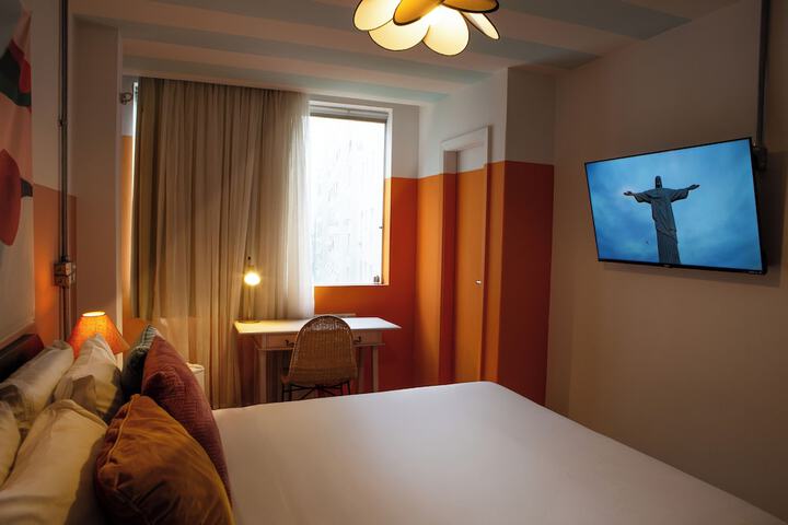 Room 9 of 52